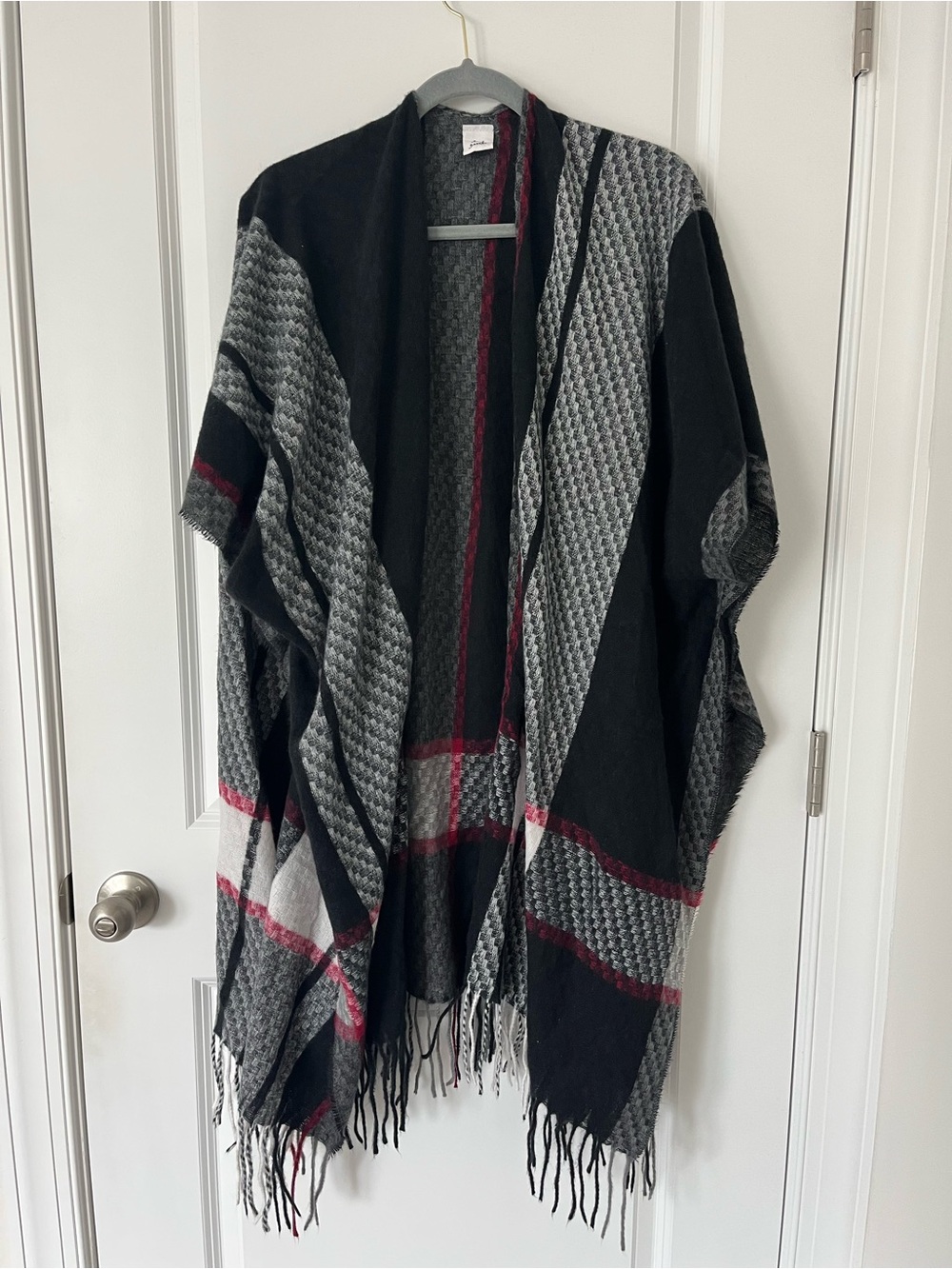 Just Jamie Women’s Black White and Red PlaidPoncho Kimono Shawl Wrap with Fringe